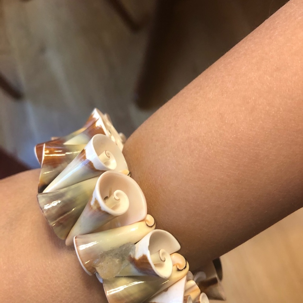 Shell bracelet - Picture 3 of 6